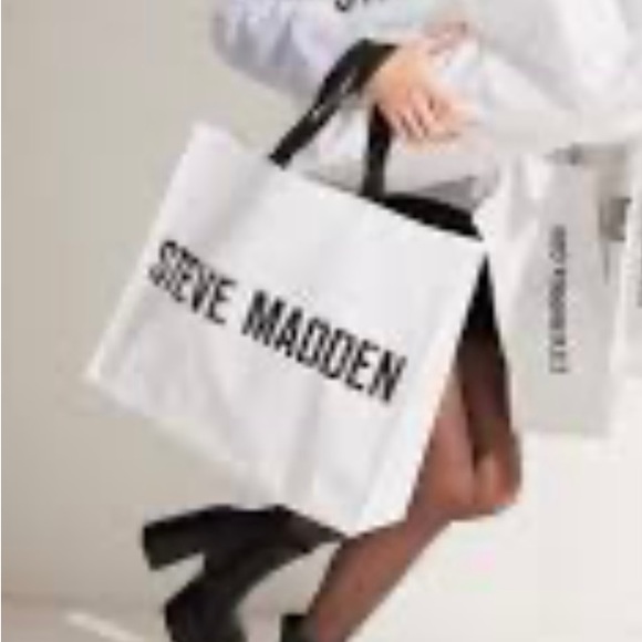 NWOT STEVE MADDEN TOTE SHOPPING BAG -MADE 100% RECYCLED MATERIALS -INNER POCKET - Picture 2 of 2
